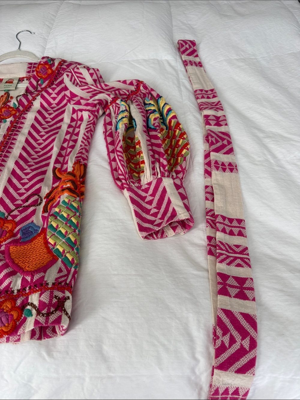 FARM Rio Jacquard Belted Pink Embroidered Pineapple Kimono Jacket Coverup - Picture 9 of 10